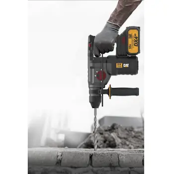 CAT aku kombi-čekić SDS Plus 18V 2.2J BL DX2150 CAT aku kombi-čekić SDS Plus 18V 2.2J BL DX2150