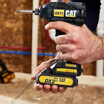 CAT aku-udarni zavrtač 18V 1/4 CAT aku-udarni zavrtač 18V 1/4