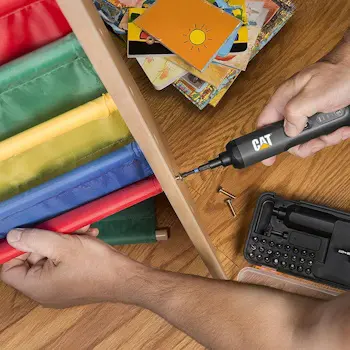 CAT aku zavrtač 4V 1/4 CAT aku zavrtač 4V 1/4