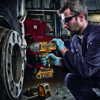 DeWalt akumulatorski set mašina DCK865P4T-QW-2 DeWalt akumulatorski set mašina DCK865P4T-QW-2