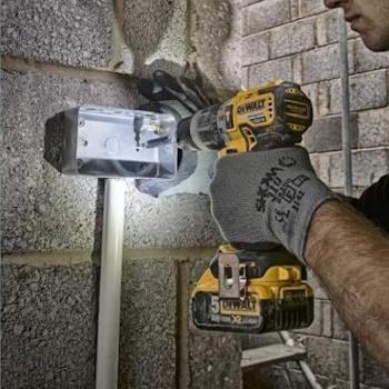 DeWalt akumulatorski set mašina DCK865P4T-QW-7 DeWalt akumulatorski set mašina DCK865P4T-QW-7