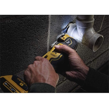 DeWalt akumulatorski set mašina DCK865P4T-QW-8 DeWalt akumulatorski set mašina DCK865P4T-QW-8