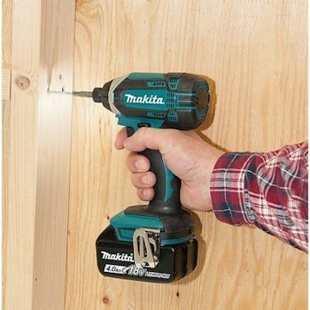 Makita akumulatorski udarni odvijač DTD152Z Makita akumulatorski udarni odvijač DTD152Z