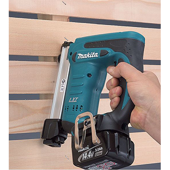 Makita akumulatorska spajalica DST220Z Makita akumulatorska spajalica DST220Z