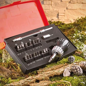 Bahco kratki odvijač sa promenom smera u kompletu sa 22 nastavka 1/4 Bahco kratki odvijač sa promenom smera u kompletu sa 22 nastavka 1/4