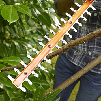 Black&Decker makaze za živu ogradu 420W 45cm BEHT201 Black&Decker makaze za živu ogradu 420W 45cm BEHT201