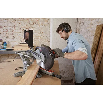 Black&Decker potezna testera 2100W 254mm BES710 Black&Decker potezna testera 2100W 254mm BES710