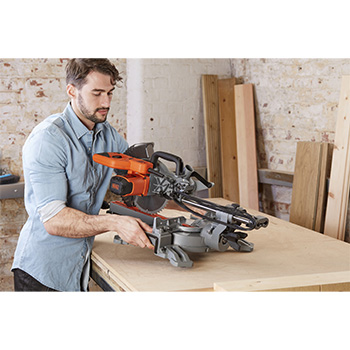 Black&Decker potezna testera 2100W 254mm BES710-8