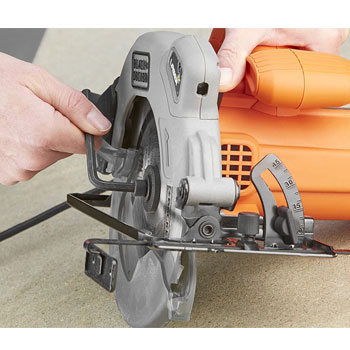 Black&Decker kružna testera 1250W - 66 MM + list testere+kofer  CS1250LKA-3