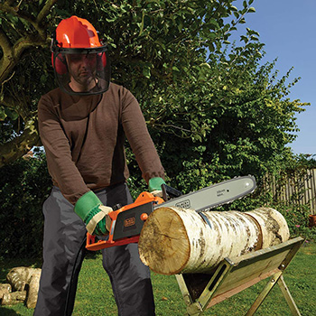 Black&Decker električna lančana testera 1800W 35cm CS1835 Black&Decker električna lančana testera 1800W 35cm CS1835