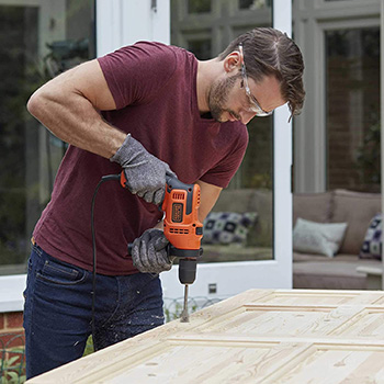 Black&Decker udarna bušilica 500W BEH200 Black&Decker udarna bušilica 500W BEH200