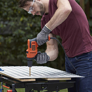 Black&Decker udarna bušilica 500W BEH200 Black&Decker udarna bušilica 500W BEH200