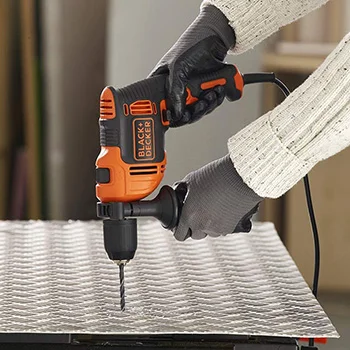 Black&Decker električna udarna bušilica 710W + kofer + pribor BEH710KA80 Black&Decker električna udarna bušilica 710W + kofer + pribor BEH710KA80