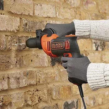Black&Decker električna udarna bušilica 710W + kofer + pribor BEH710KA80 Black&Decker električna udarna bušilica 710W + kofer + pribor BEH710KA80