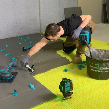 Bihui samonivelirajući laser LLG12-3