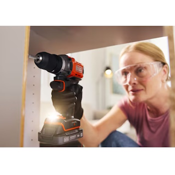 Black&Decker aku bušilica 18V BCD382D1XC-QW-2