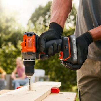 Black&Decker aku bušilica 18V BCD382D1XC-QW-3
