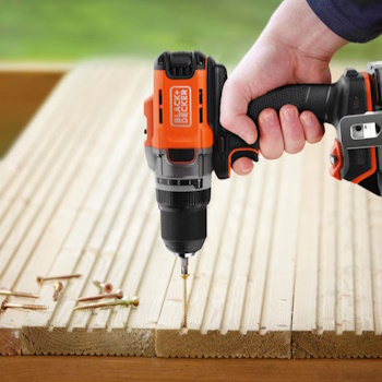 Black&Decker aku bušilica 18V BCD382D1XC-QW-4