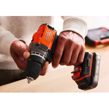Black&Decker aku bušilica 18V BCD382D1XC-QW-6