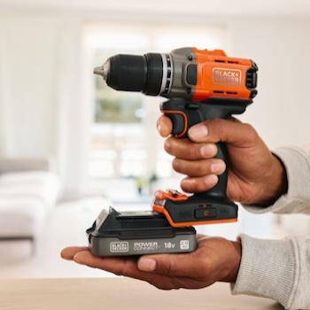 Black&Decker aku bušilica 18V BCD382D1XC-QW-8