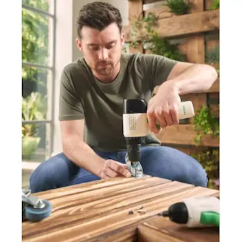 Black&Decker aku bušilica 12V REVDD12C-6