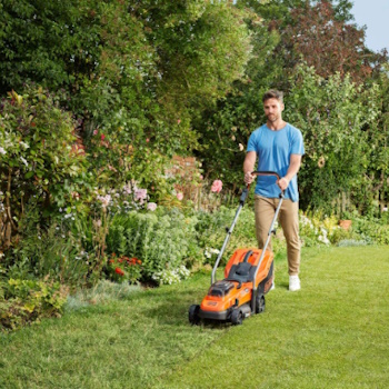 Black&Decker akumulatorska kosilica za travu 18V 2x2.5Ah BCMW3318L2 Black&Decker akumulatorska kosilica za travu 18V 2x2.5Ah BCMW3318L2
