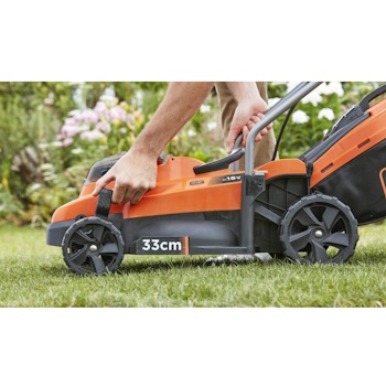 Black&Decker akumulatorska kosilica za travu 18V 2x2.5Ah BCMW3318L2 Black&Decker akumulatorska kosilica za travu 18V 2x2.5Ah BCMW3318L2