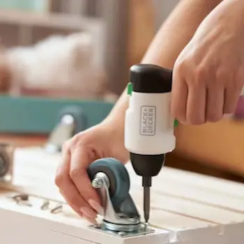 Black&Decker aku odvijač 3.6V REVSD4C-6