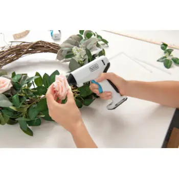 Black&Decker aku pištolj za silikon 3.6V BCGL115-XJ Black&Decker aku pištolj za silikon 3.6V BCGL115-XJ