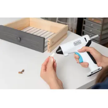 Black&Decker aku pištolj za silikon 3.6V BCGL115-XJ Black&Decker aku pištolj za silikon 3.6V BCGL115-XJ