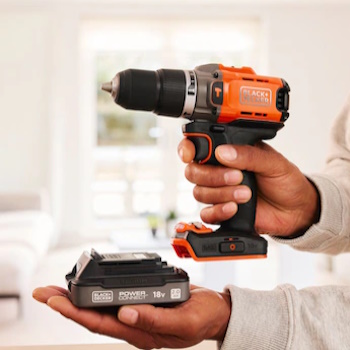 Black&Decker akumulatorska udarna bušilica 18V BCD383D2XK Black&Decker akumulatorska udarna bušilica 18V BCD383D2XK