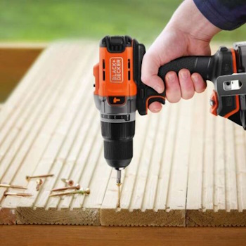 Black&Decker akumulatorska udarna bušilica 18V BCD383D1XK Black&Decker akumulatorska udarna bušilica 18V BCD383D1XK