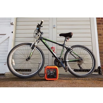 Black&Decker auto kompresor 12V ASI400 Black&Decker auto kompresor 12V ASI400