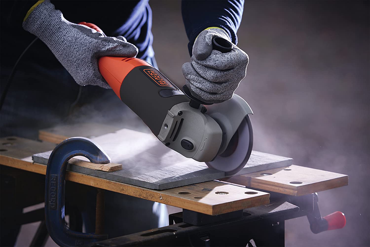 Black&Decker ugaona brusilica 1200W 125mm KG1202K Black&Decker ugaona brusilica 1200W 125mm KG1202K