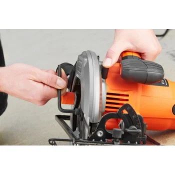 Black&Decker električna kružna testera 1500W CS1550 Black&Decker električna kružna testera 1500W CS1550