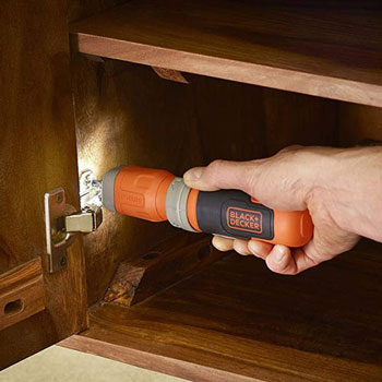 Black&Decker akumulatorski odvijač BCF603C Black&Decker akumulatorski odvijač BCF603C