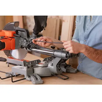 Black&Decker potezni ger za drvo 1600W BES700-QS-5