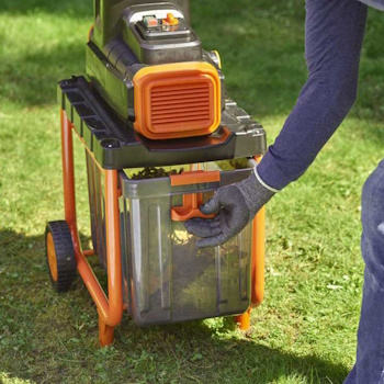 Black&Decker električna seckalica za grane 2800W BEGAS5800-QS Black&Decker električna seckalica za grane 2800W BEGAS5800-QS