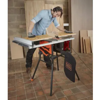 Black&Decker stacionarna kružna testera/ger 1800W 254mm BES720-2