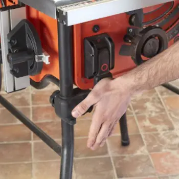 Black&Decker stacionarna kružna testera/ger 1800W 254mm BES720-8