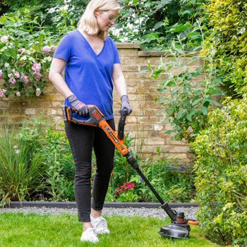 Black&Decker trimer za ivice 18V 2Ah BCSTR918D1-QW-2