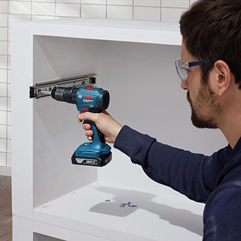 Bosch akumulatorska vibraciona bušilica-odvrtač GSB 185-Li Professional, 1× GBA 18V 2.0 Ah, punjač, kofer, 23-delni set pribora 06019K3102 Bosch akumulatorska vibraciona bušilica-odvrtač GSB 185-Li Professional, 1× GBA 18V 2.0 Ah, punjač, kofer, 23-delni set pribora 06019K3102