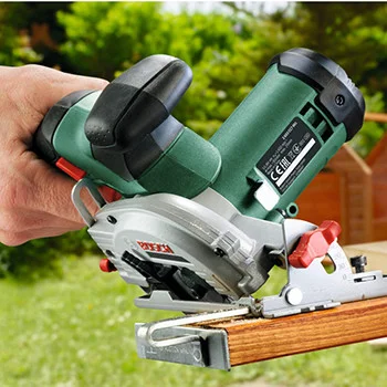 Bosch akumulatorska kružna testera UniversalCirc 12 06033C7003 - bez baterije i punjača Bosch akumulatorska kružna testera UniversalCirc 12 06033C7003 - bez baterije i punjača