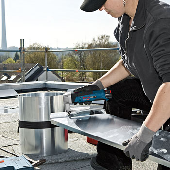 Bosch akumulatorske makaze za lim GSC 12V-13 Professional 0601926105 Bosch akumulatorske makaze za lim GSC 12V-13 Professional 0601926105