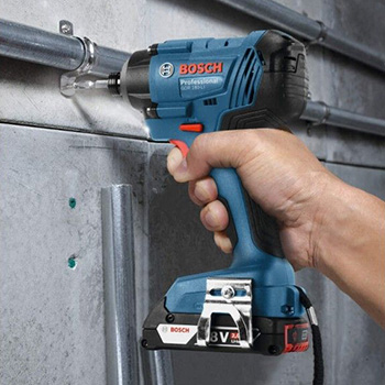 Bosch akumulatorski udarni odvrtač GDR 180-Li Professional, 2×2.0 Ah, punjač, kofer 06019G5123 Bosch akumulatorski udarni odvrtač GDR 180-Li Professional, 2×2.0 Ah, punjač, kofer 06019G5123