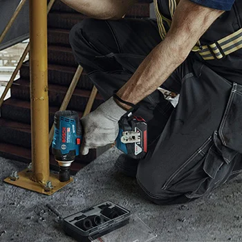 Bosch set akumulatorskih alata - akumulatorski udarni odvrtač GDS 18V-400 Professional + akumulatorska bušilica-odvrtač GSB 18V-50 Professional 06019K0003-2