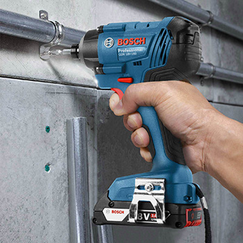 Bosch set akumulatorskih alata - akumulatorska bušilica-odvrtač GSR 180-LI Professional + akumulatorski udarni odvrtač GDR 18V-160 Professional 0615990M8J Bosch set akumulatorskih alata - akumulatorska bušilica-odvrtač GSR 180-LI Professional + akumulatorski udarni odvrtač GDR 18V-160 Professional 0615990M8J