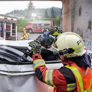 Bosch akumulatorska univerzalna testera GSA 18V-32 Professional 06016A8102-2