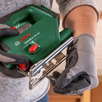 Bosch akumulatorska ubodna testera UniversalSaw 18V-100 Solo 0603011100 Bosch akumulatorska ubodna testera UniversalSaw 18V-100 Solo 0603011100