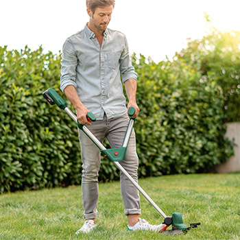 Bosch akumulatorski trimer UniversalGrassCut 18V-26 Solo 06008C1D04 Bosch akumulatorski trimer UniversalGrassCut 18V-26 Solo 06008C1D04